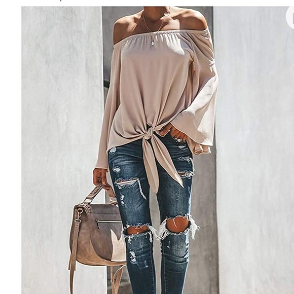 Beautiful woman off shoulder bell sleeve shirt - Picture 4 of 5